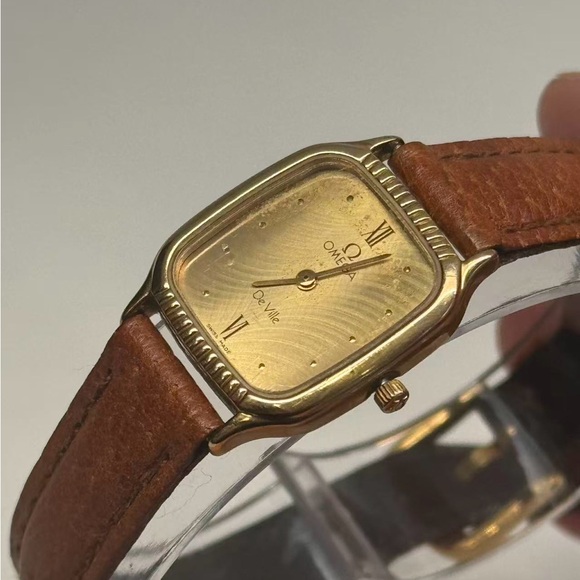 Vintage Omega De Ville 1450 Gold Watch with Tan Leather Strap New Battery - Picture 2 of 8